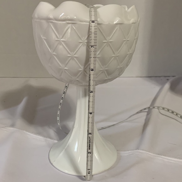 Milk Glass Indiana /footstool bowl - Picture 6 of 6